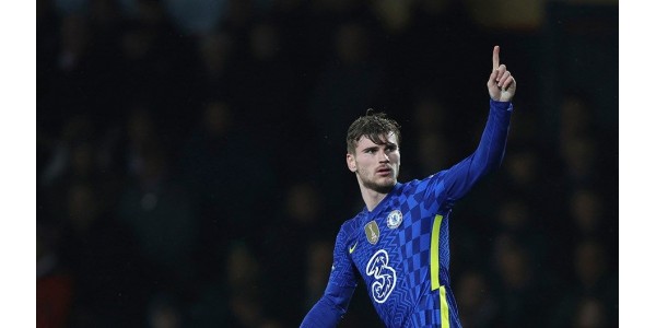 Les fans de Chelsea réagissent différemment aux joueurs sortants